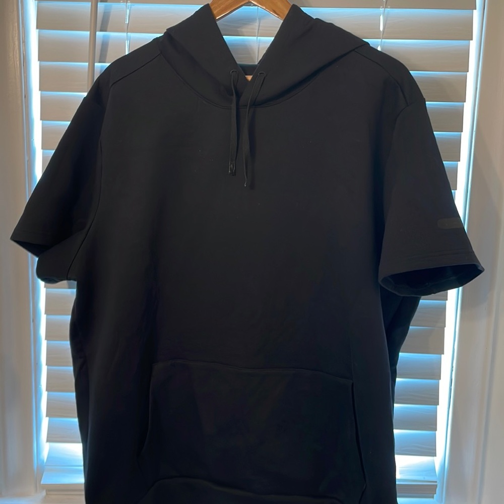 Under Armour short sleeve hooded sweatshirt
